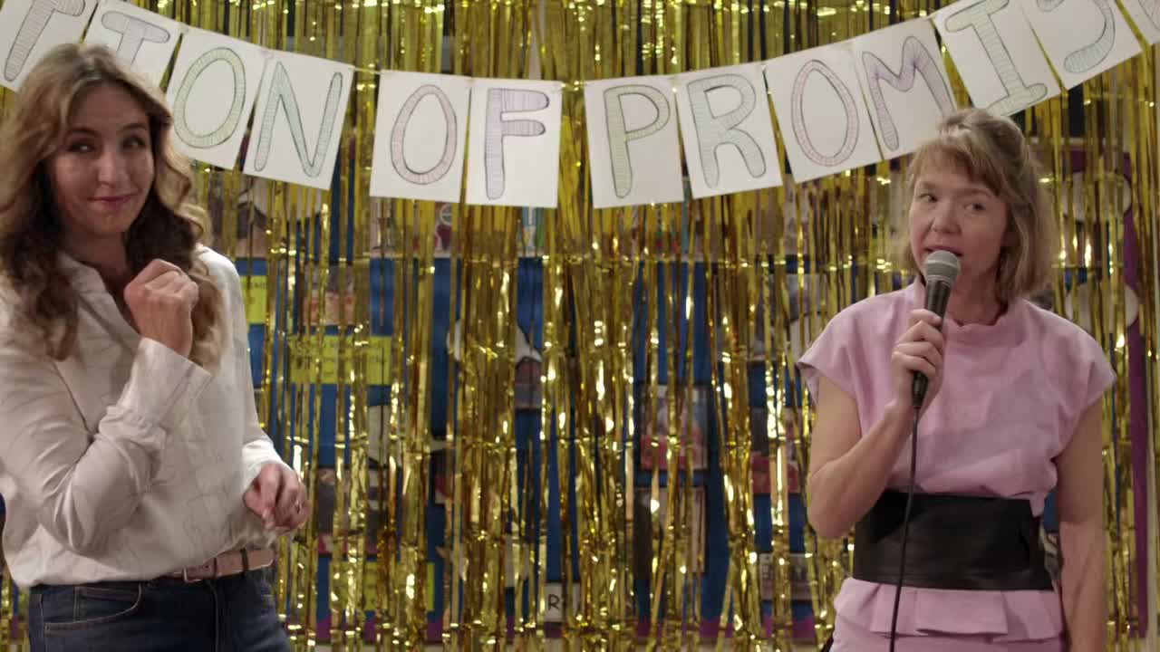 ⁣Motherland S01E02