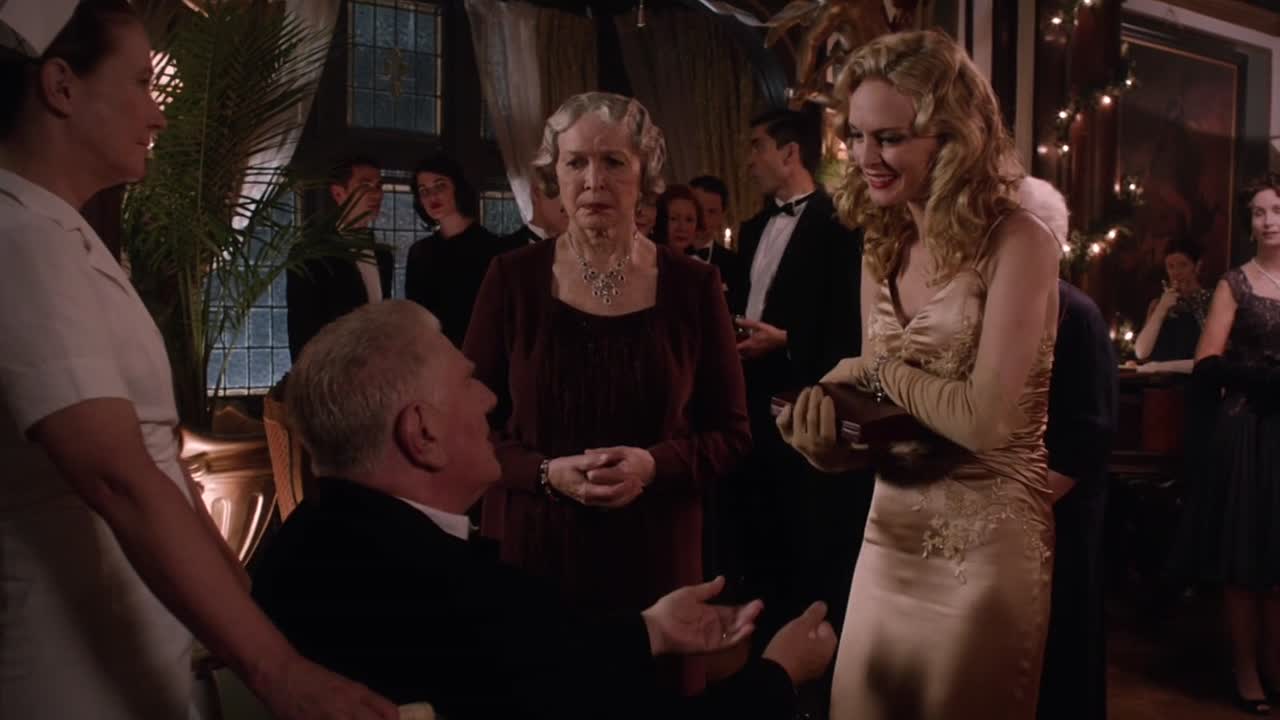 ⁣Flowers In The Attic 2014 1080p WEBRip x264-[YTS AM]