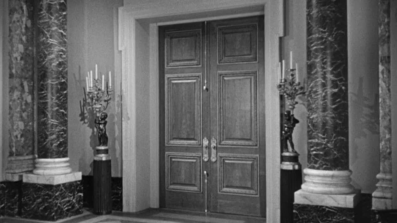 ⁣Notorious 1946 1080p BluRay x264-[YTS AM]