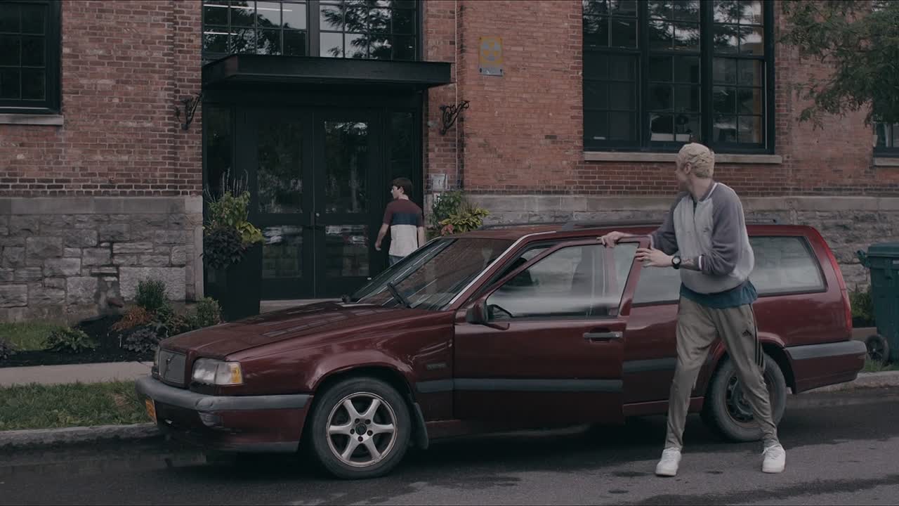 ⁣Big Time Adolescence 2019 1080p WEBRip x264 AAC5 1-