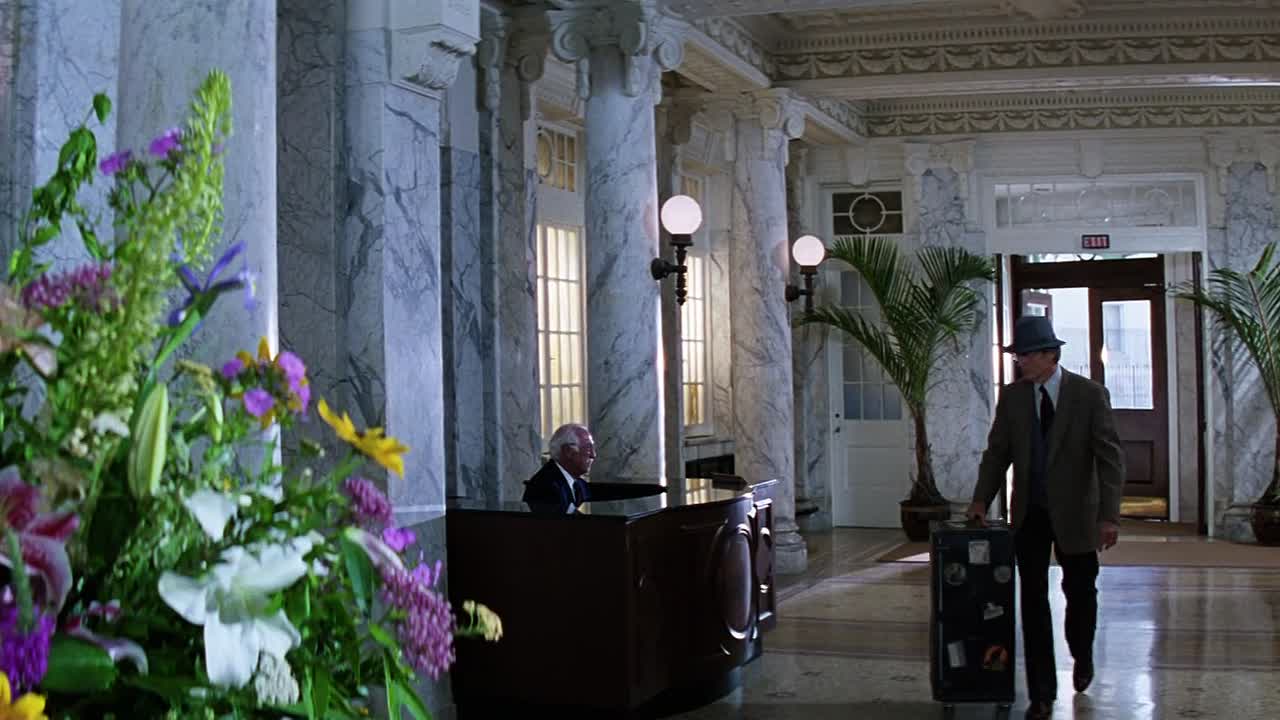 ⁣Absolute Power 1997 1080p BluRay x264-[YTS AM]