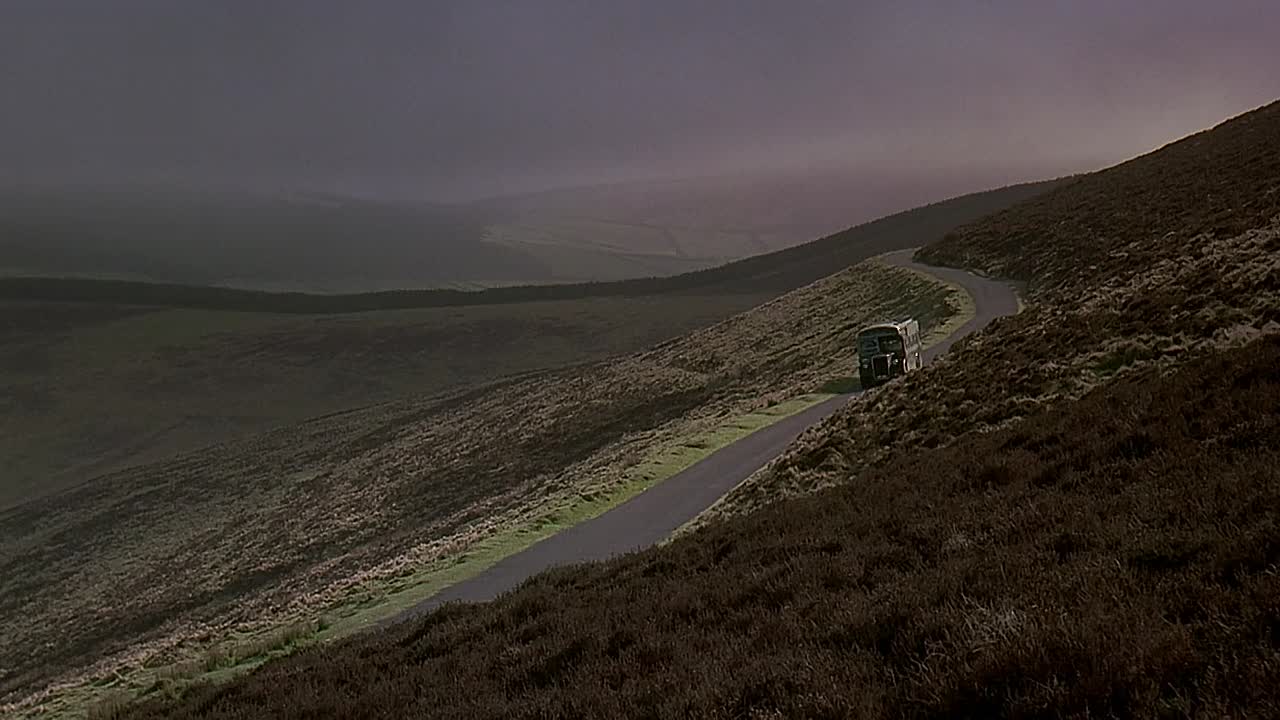 ⁣Circle Of Friends 1995 720p BluRay x264 AAC-