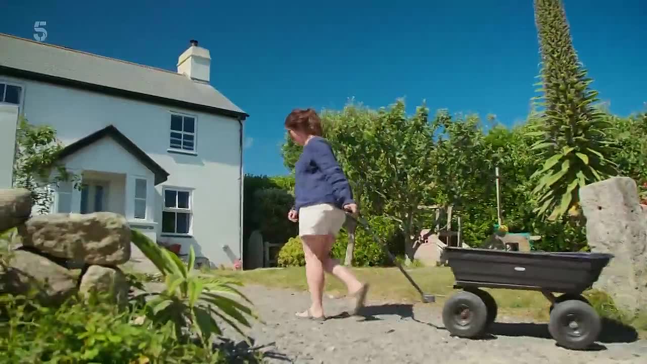 Summer in the Scilly Isles S01E02