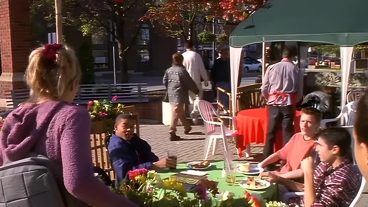 ⁣Alley Cats Strike 2000 WEBRip x264 AAC