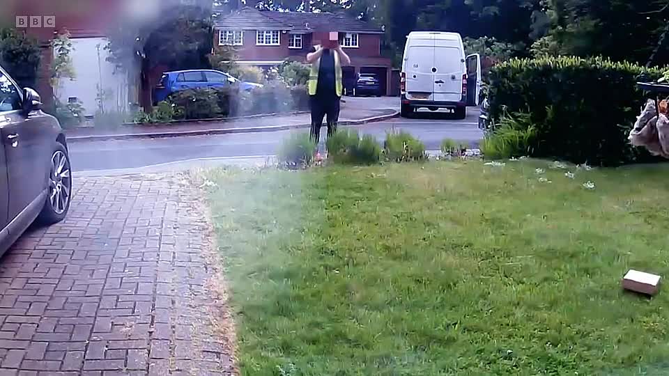 ⁣Doorbell Detectives S01E02