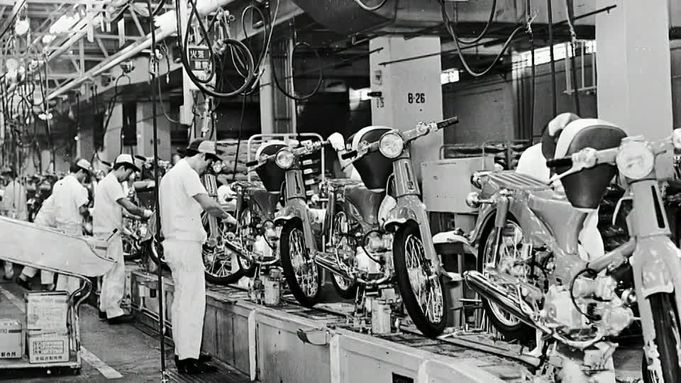 How We Got Here S01E12 -Harley Hogs the Road