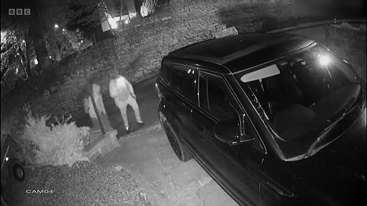 ⁣Doorbell Detectives S01E05