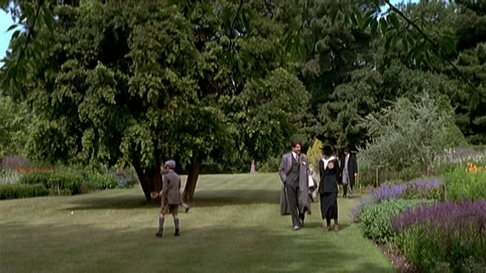 ⁣Mosley [1998] E01 - Young Man in a Hurry