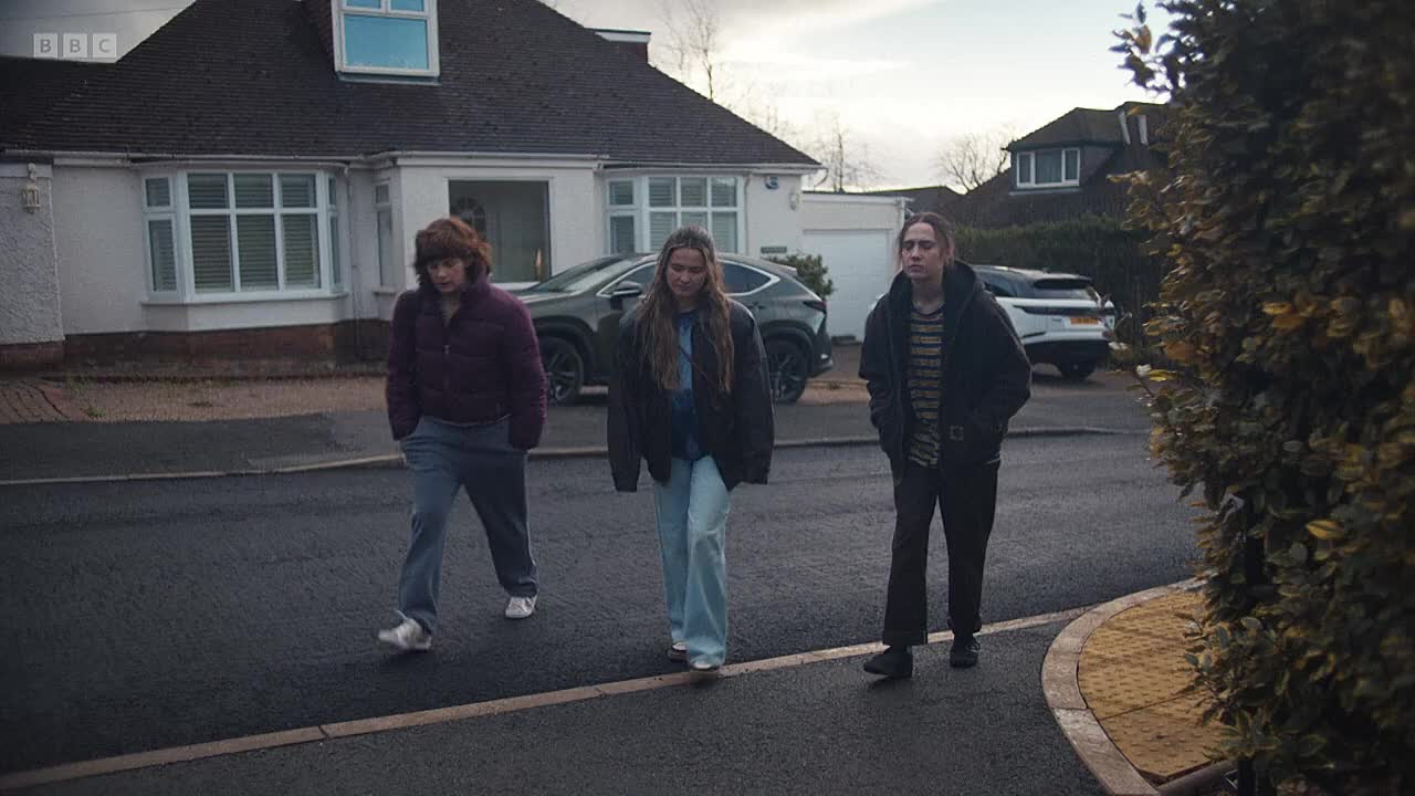 ⁣Such Brave Girls S02E03 -Such Mummy's Girls