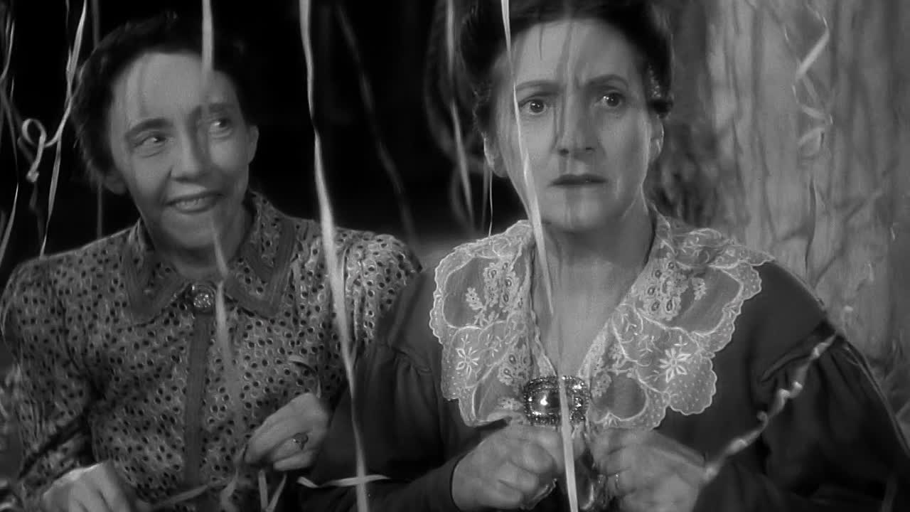 ⁣Remember The Night 1940 1080p BluRay x264-[YTS AM]