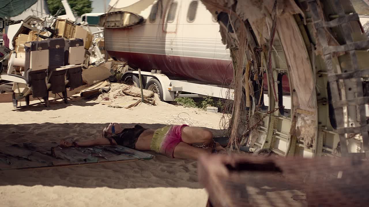 The Bad Batch 2016 1080p BluRay x264-[YTS AG]