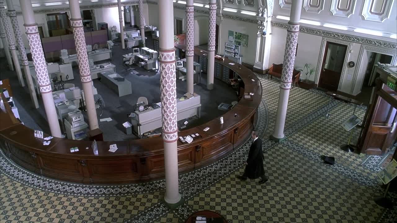 ⁣Ordinary Decent Criminal 2000 1080p BluRay x264 AAC-