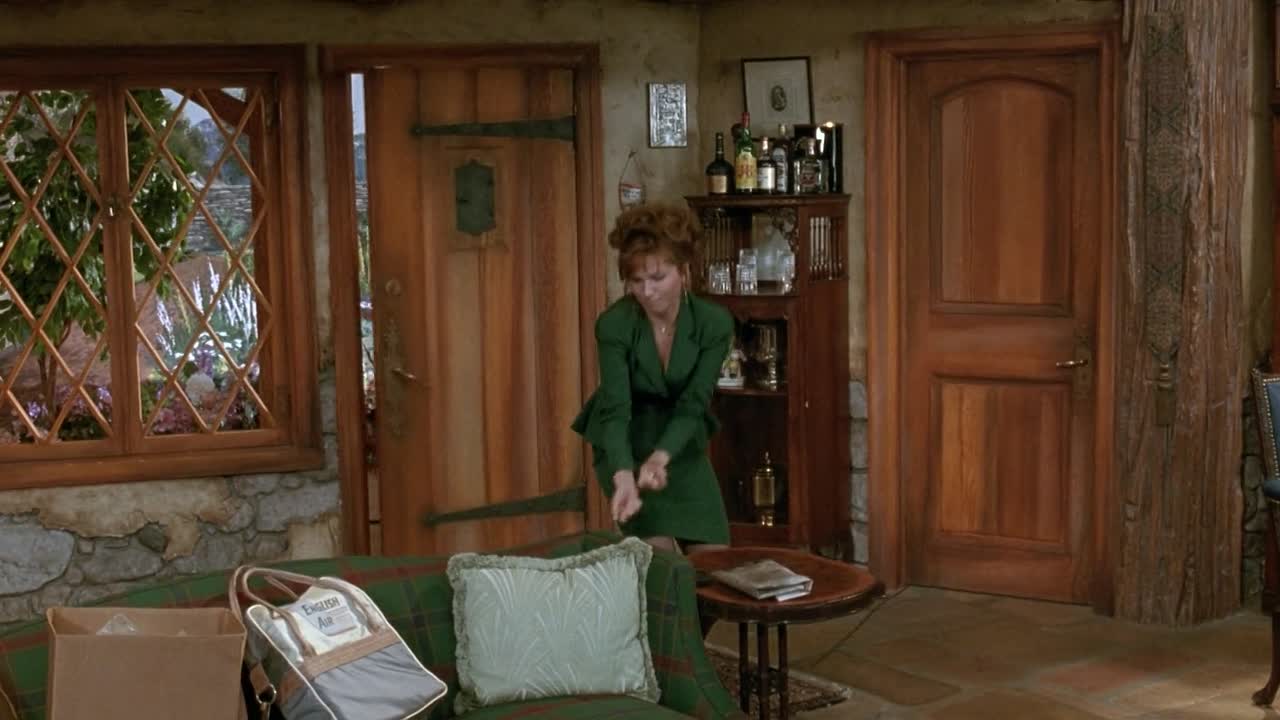 Noises Off 1992 1080p WEBRip x264 AAC5 1-