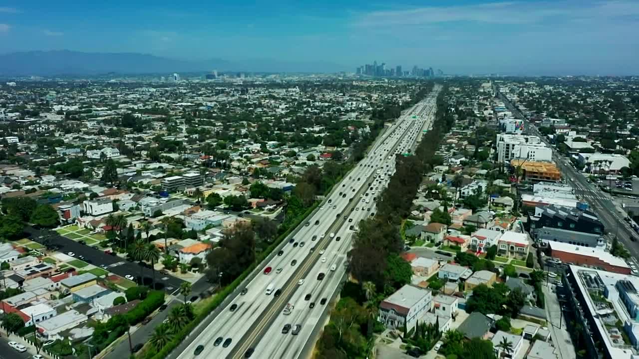 ⁣Buried In The Backyard S06E03