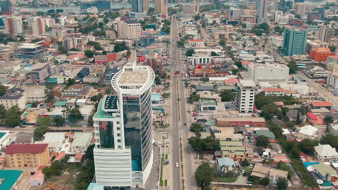 ⁣Everybody Loves Jenifa 2024 1080p WEBRip x264 AAC5 1-