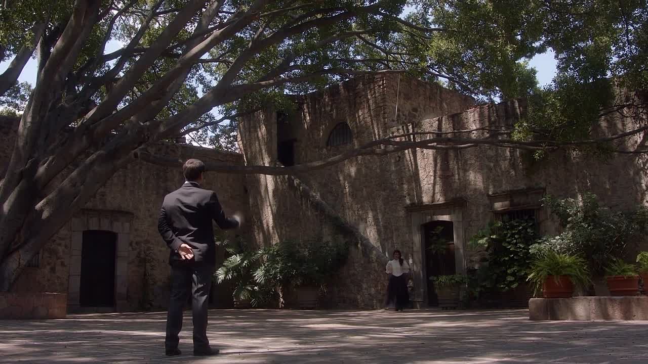 ⁣Sara Amor Y Revolucion 2023 SPANISH HC ENG SUBS 080p WEBRip x264 AAC-