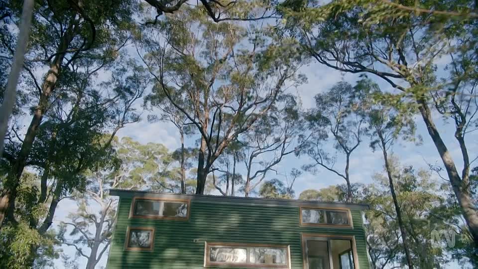 ⁣Australian Story S30E27 -Small Wonders/Eden Tiny House Project