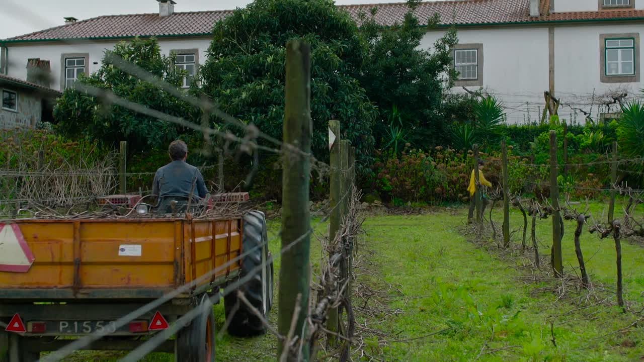 Una Quinta Portuguesa 2025 SPANISH HC ENG SUBS 1080p BluRay x264 AAC5 1-