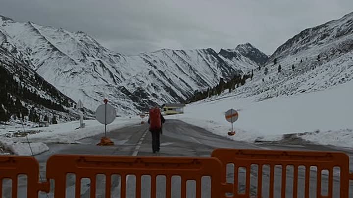 ⁣Die kommenden Tage 2010 German BDRip XviD AC3-EMPiRE