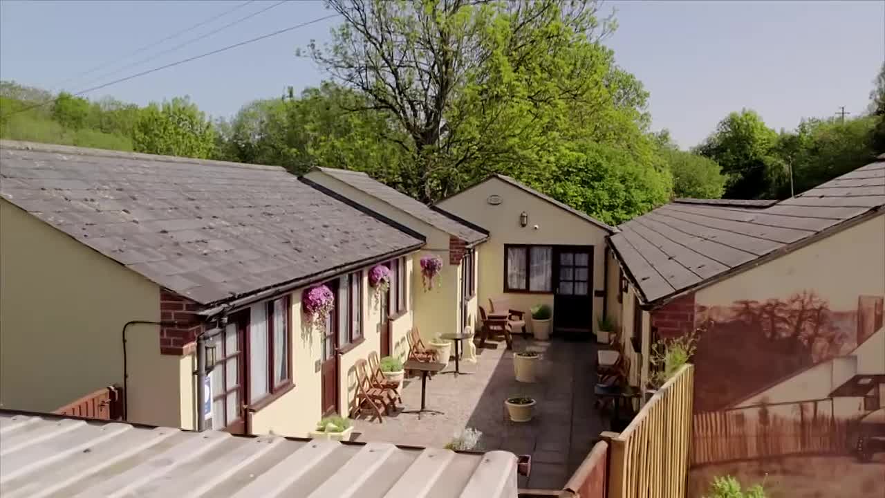 ⁣The Hotel Inspector S20E07