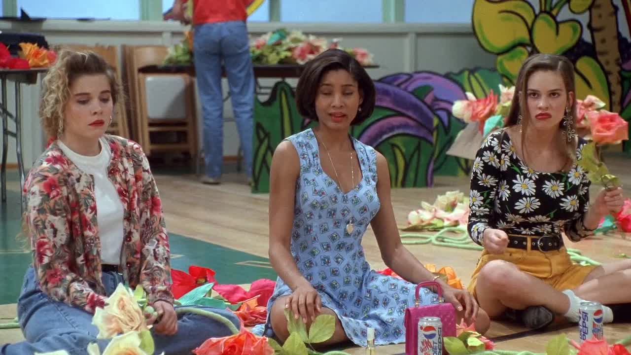 ⁣Buffy The Vampire Slayer 1992 1080p BluRay x264 AAC5 1-