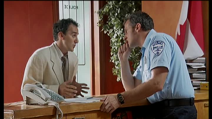 ⁣5 Elie Semoun - Le poste de police