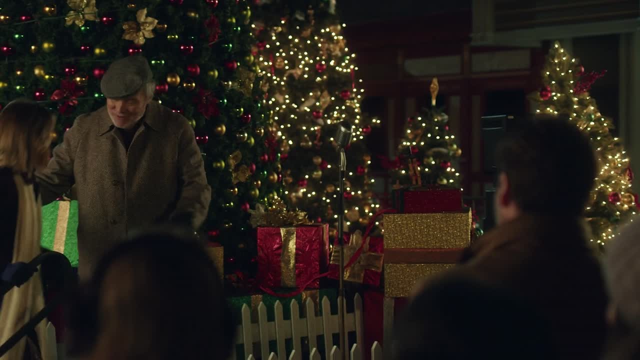 ⁣Christmas Town 2019 1080p WEBRip x264 AAC5 1-