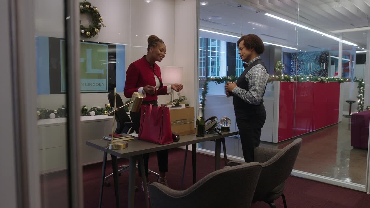 A Christmas Fumble 2022 1080p WEBRip x264 AAC-