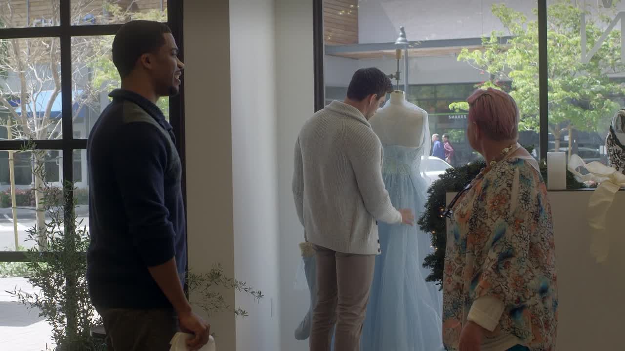 ⁣A Cinderella Christmas 2016 1080p WEBRip x264 AAC-