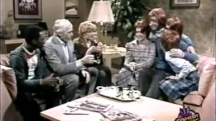 ⁣Saturday Night Live - S07E11 - James Coburn, Lindsey Buckingham