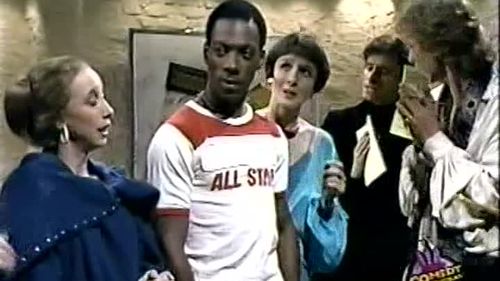 ⁣Saturday Night Live - S08E01 - Chevy Chase, Queen