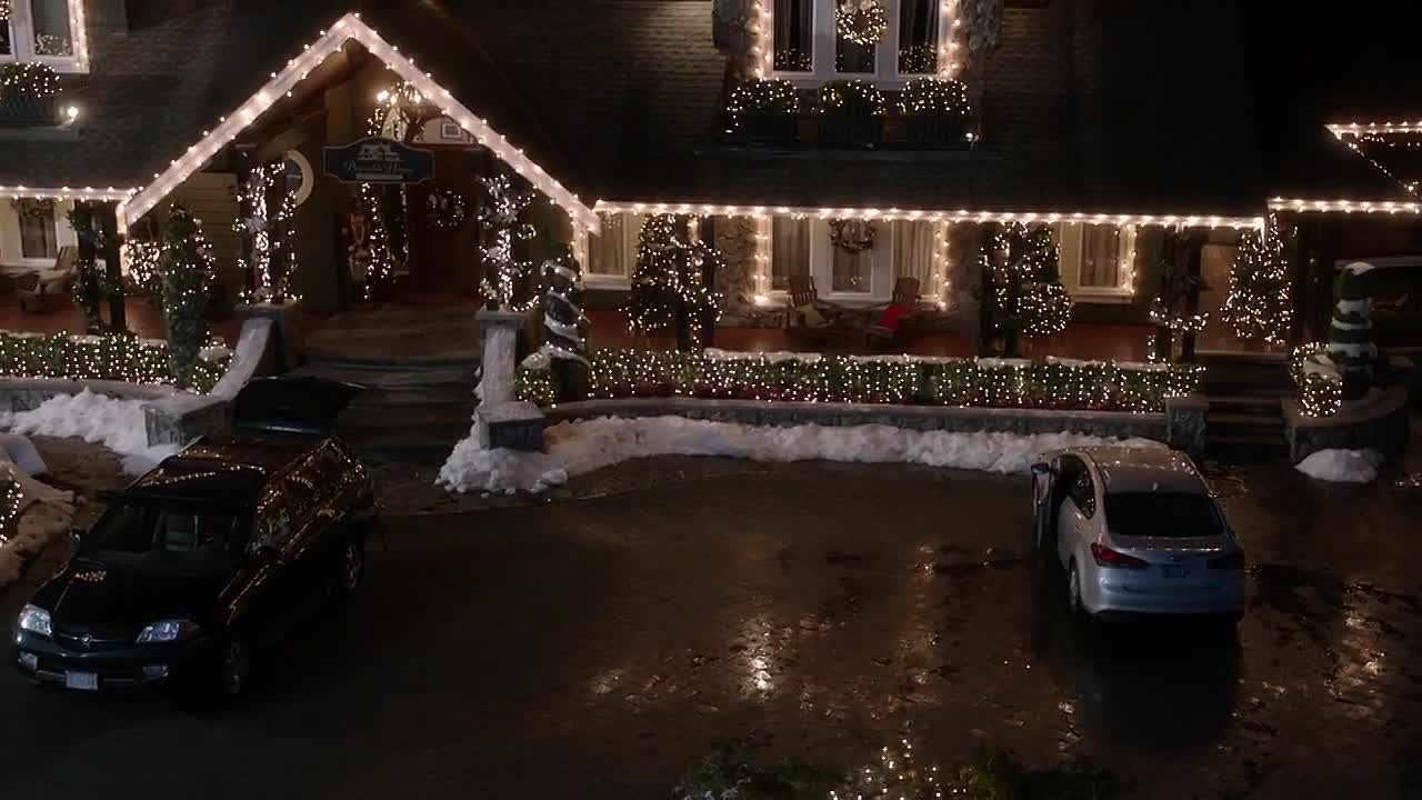 A Bramble House Christmas 2017 WEBRip x264 AAC