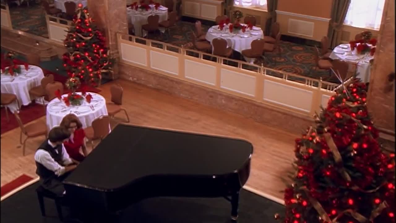 ⁣Eloise at Christmastime 2003 1080p WEBRip x264 AAC-rivestream org