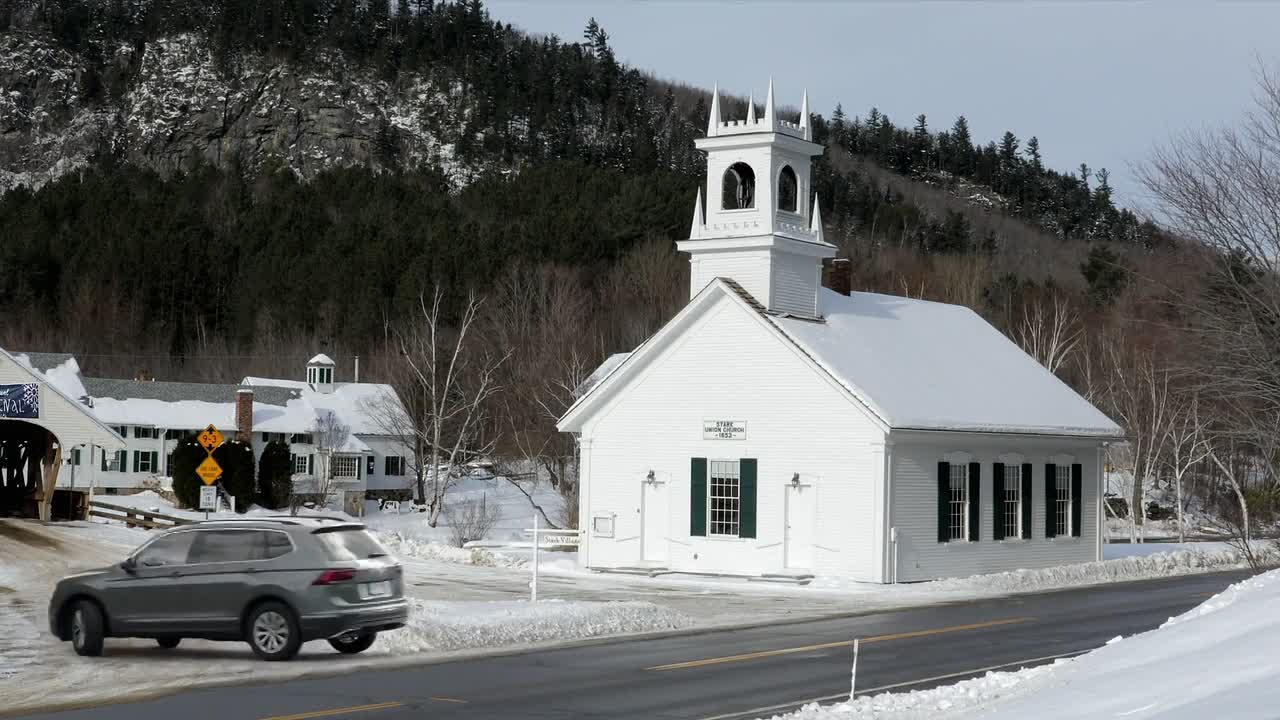 Rediscovering Christmas 2019 1080p WEBRip x264 AAC-rivestream org