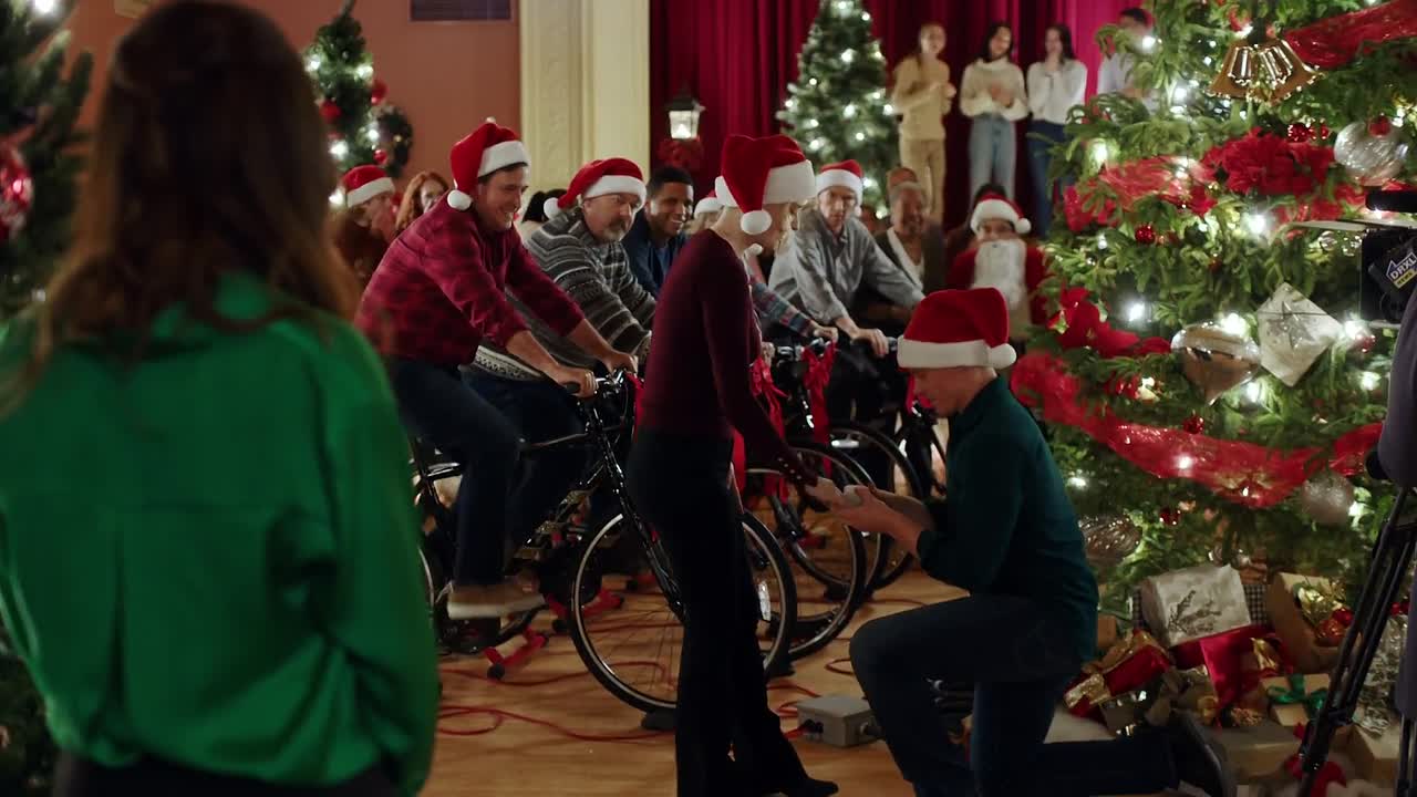 ⁣Record Breaking Christmas 2022 1080p WEBRip x264 AAC-rivestream org