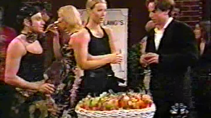 ⁣Saturday Night Live - S27E05 - Gwyneth Paltrow, Ryan Adams