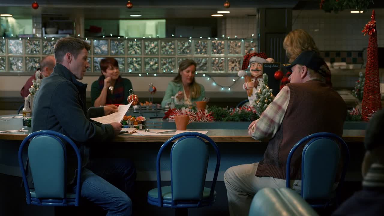 The Christmas Cabin 2019 1080p WEBRip x264 AAC