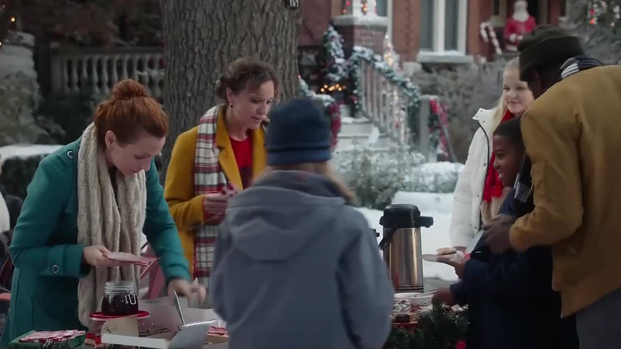 ⁣A Royal Queens Christmas 2021 1080p WEBRip x264 AAC-rivestream org