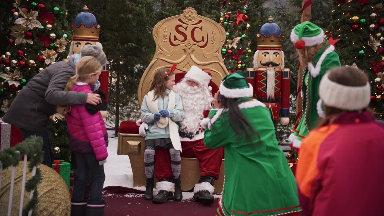 ⁣A Family Christmas Gift 2019 1080p WEBRip x264 AAC-rivestream org