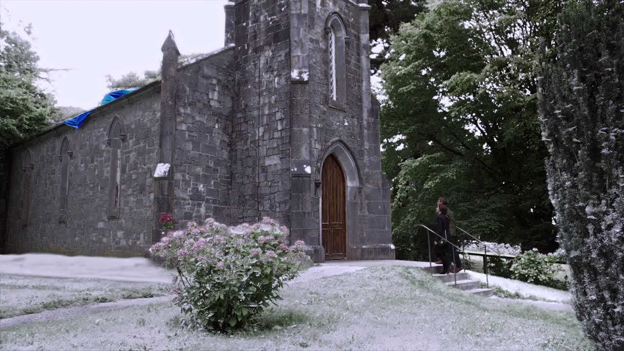 ⁣Christmas At Castle Hart 2021 1080p BluRay x264 AAC5 1-