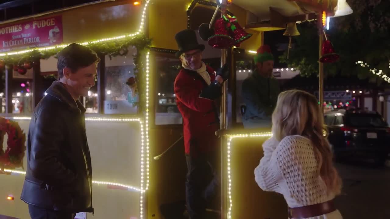 ⁣A Very Charming Christmas Town 2020 1072p HDRip x264 AAC-rivestream org