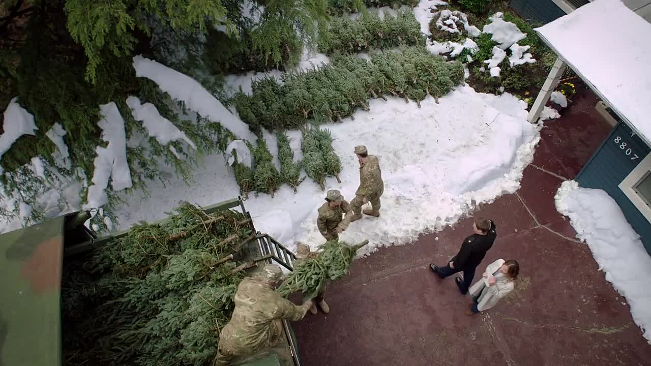 ⁣Operation Christmas 2016 720p WEBRip x264 AAC