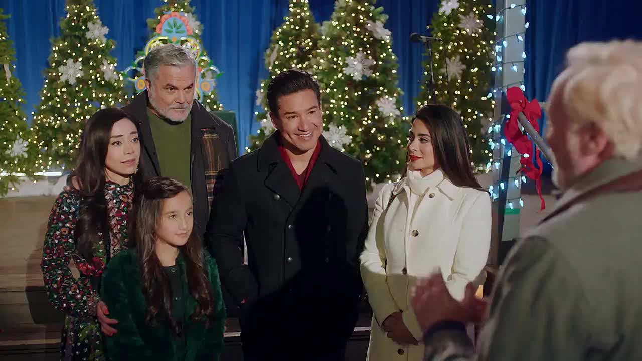 Holiday in Santa Fe 2021 WEBRip x264 AAC