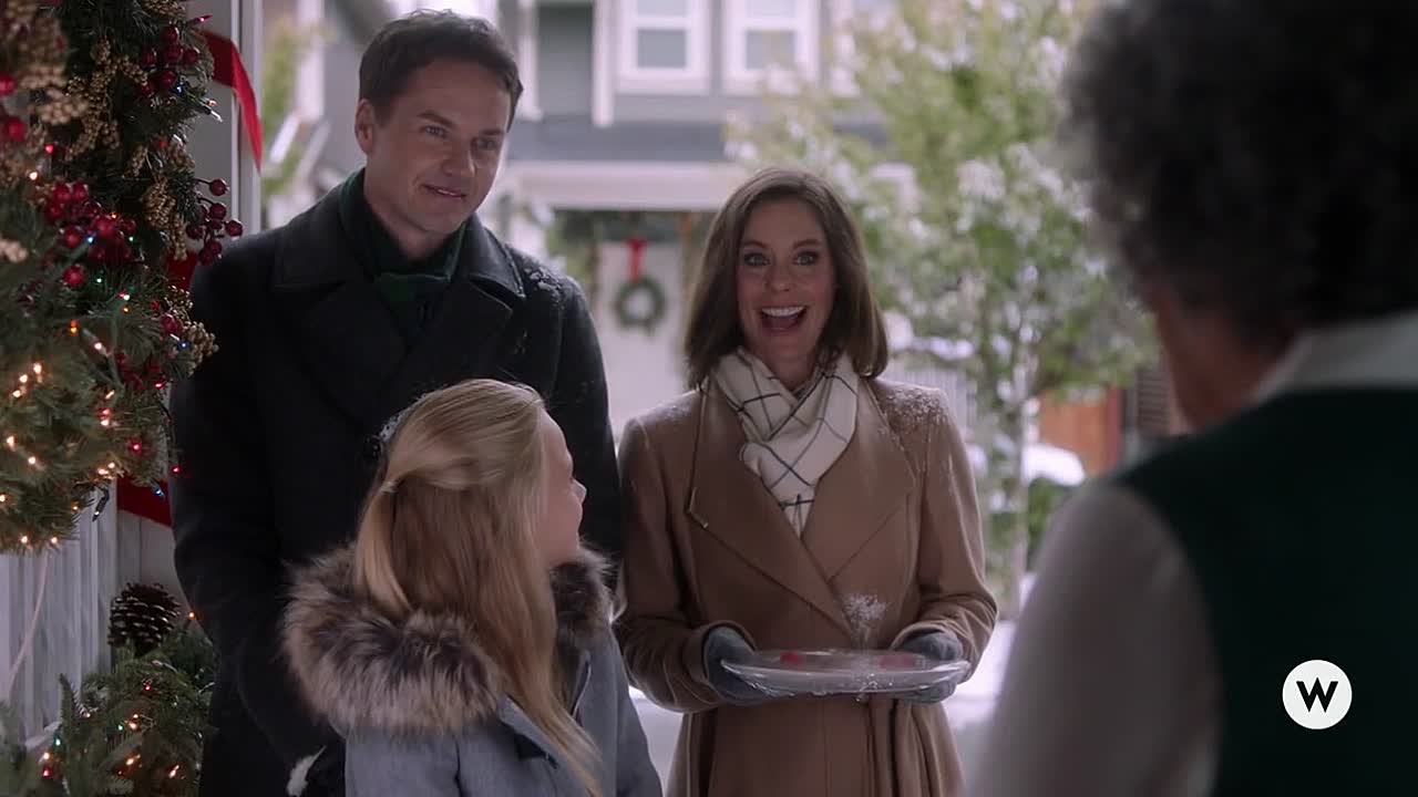 ⁣Holiday Hearts 2019 714p WEBRip x264 AAC