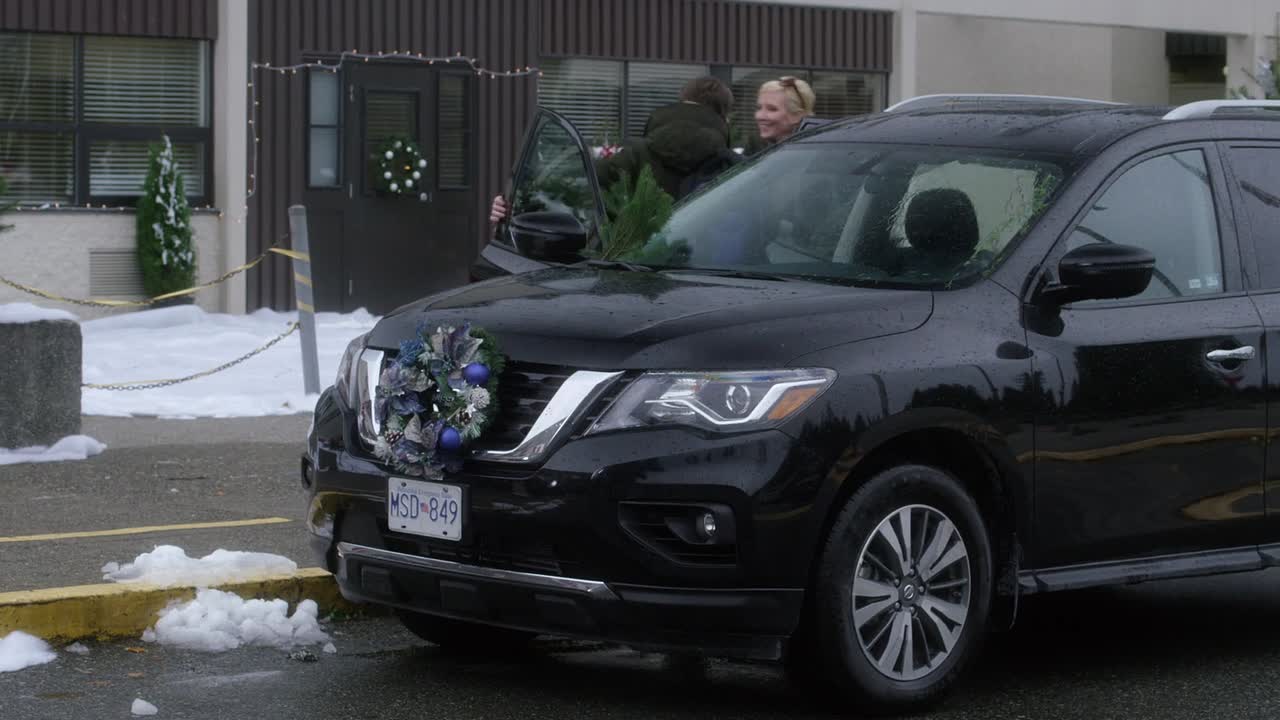 Looks Like Christmas 2016 1080p WEBRip x264 AAC