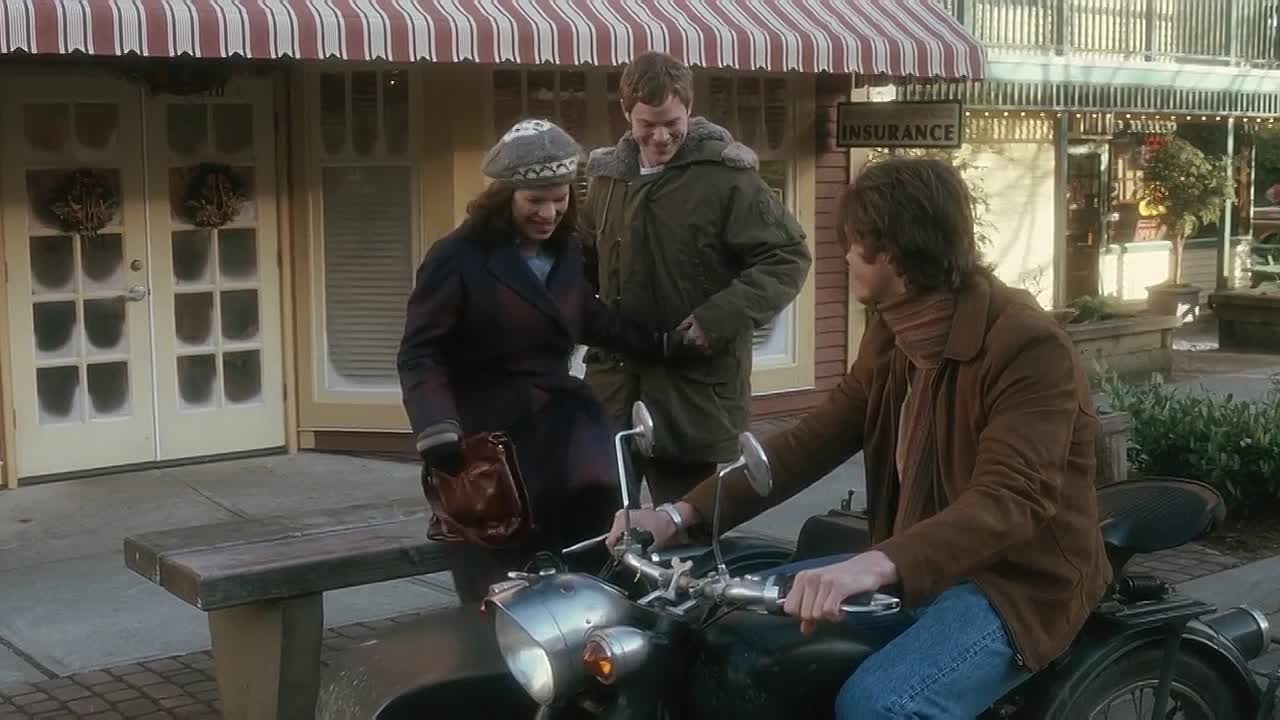 Christmas Cottage 2008 692p WEBRip x264 AAC