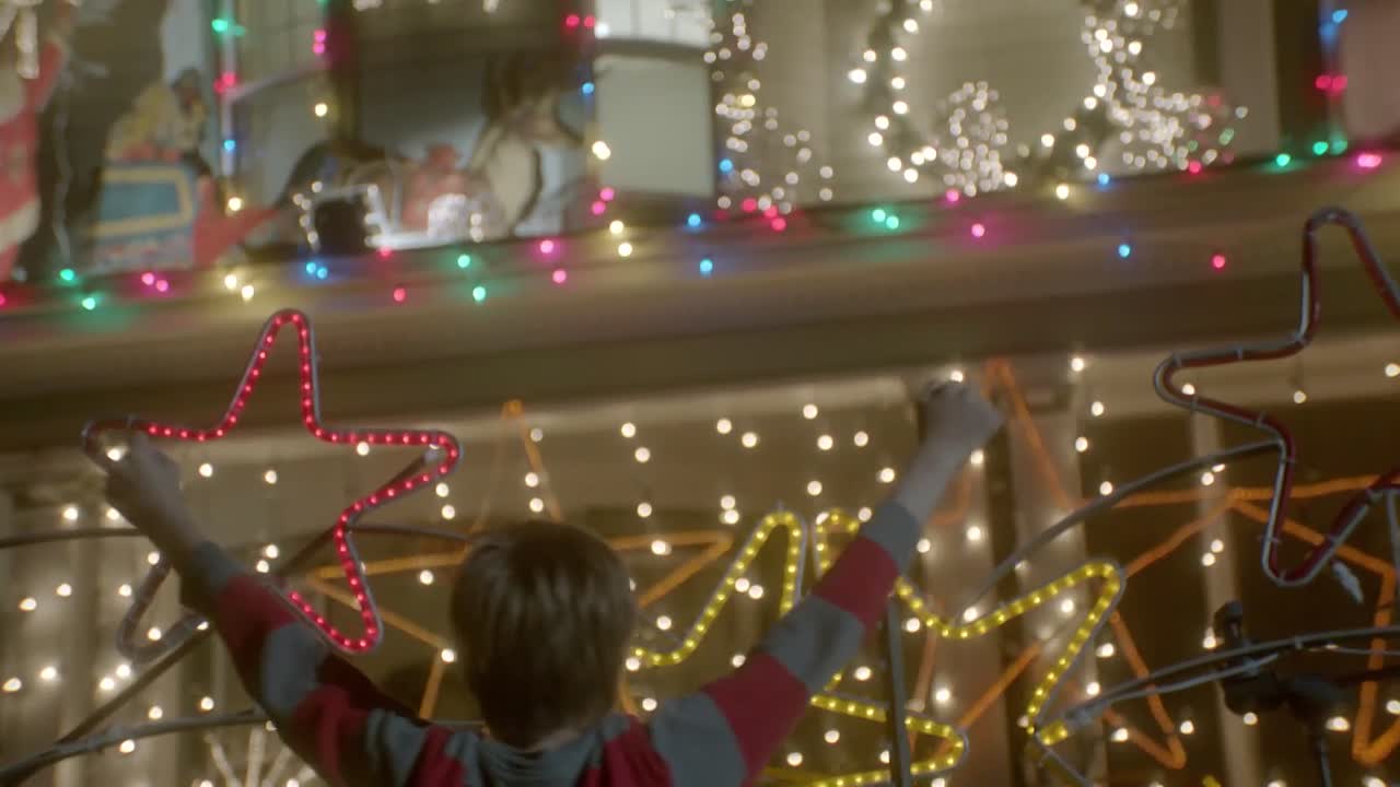 ⁣Lucky Christmas 2011 1072p WEBRip x264 AAC