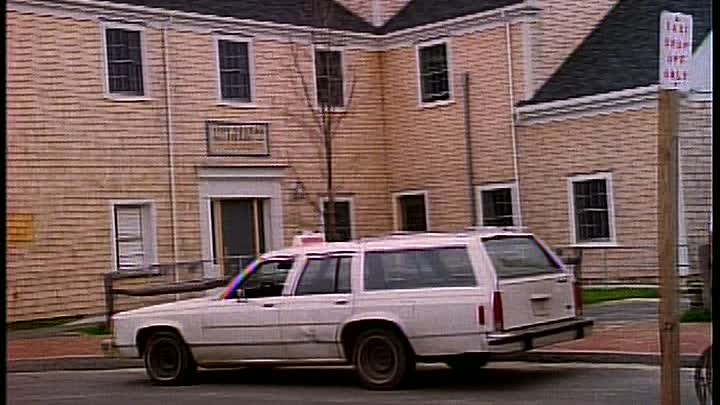 ⁣S01E04 - Return to Nantucket (2)