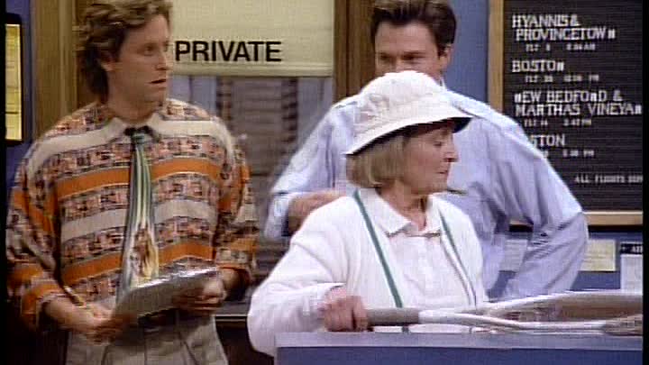 ⁣S02E14 - The Tennis Bum