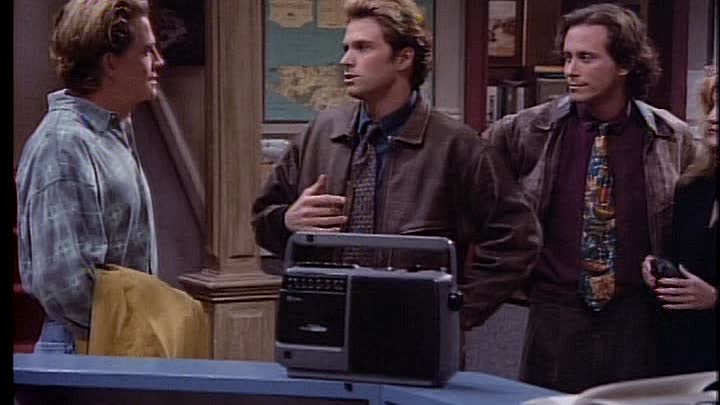 ⁣S05E10 - Come Fly with Me